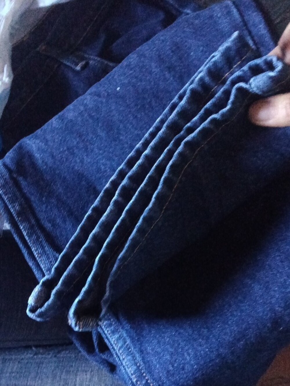 Wrangler Men's Indigo Relaxed Fit Jeans - Picture 7 of 7